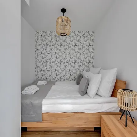 Dwie Motlawy Riverside & Parking By Downtown