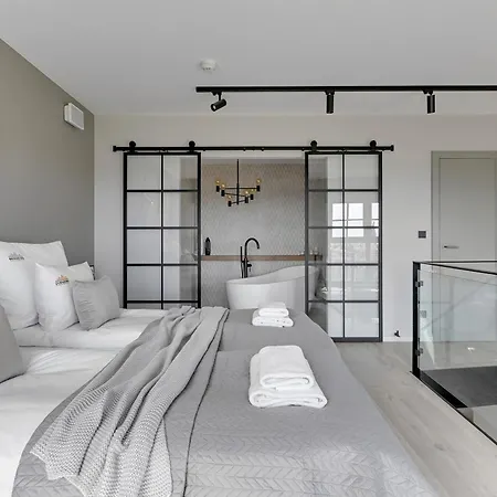 Dwie Motlawy Riverside & Parking By Downtown *