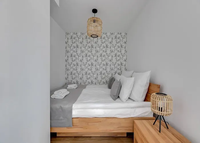 Dwie Motlawy Riverside & Parking By Downtown