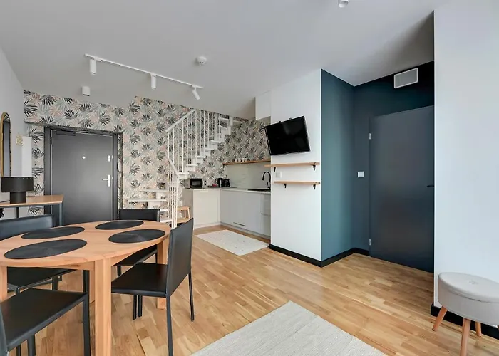 Dwie Motlawy Riverside & Parking By Downtown מלון דירות 4*