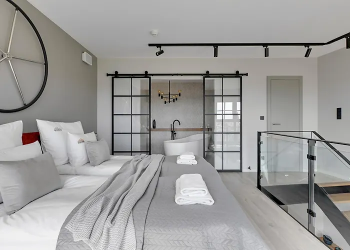 Dwie Motlawy Riverside & Parking By Downtown 4*