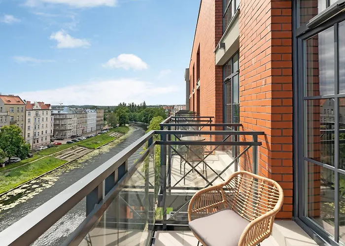 Dwie Motlawy Riverside & Parking By Downtown 아파트호텔 4*